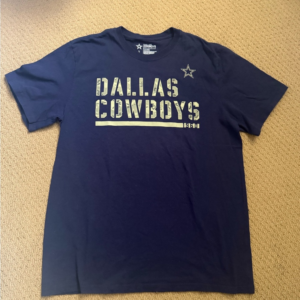 Cowboys Tshirt Camo Print Size L Unisex
Worn once